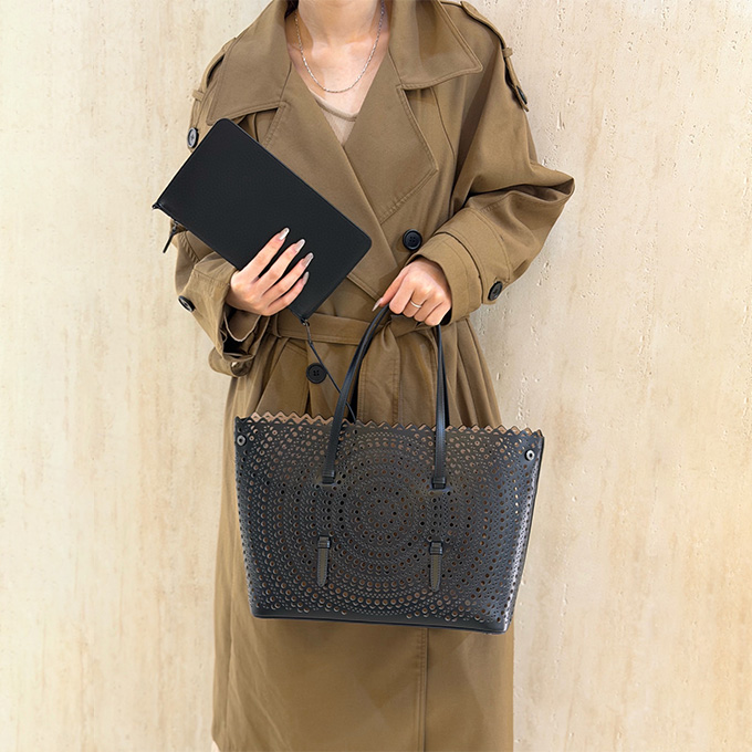 alaïa mina 32 laser cut tote handbag
